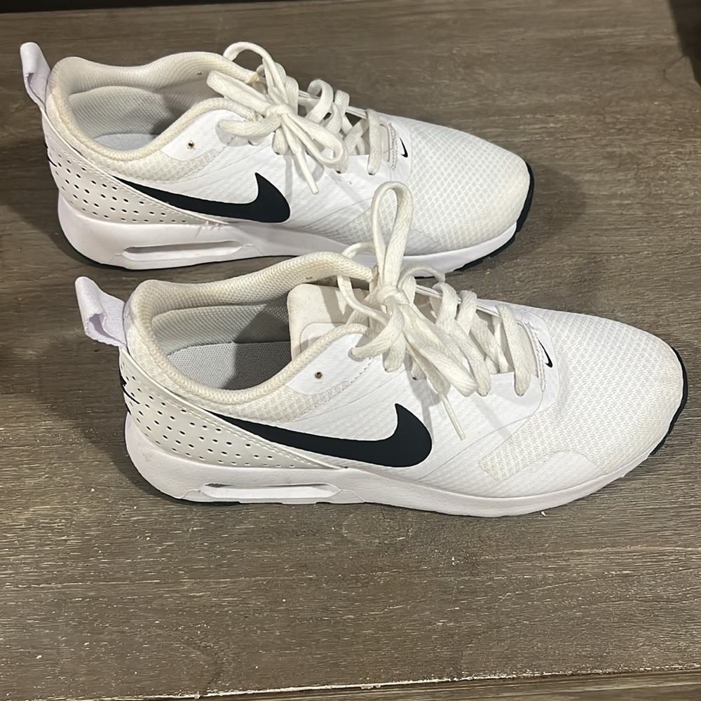 Lightly worn Nikes - Picture 2 of 7